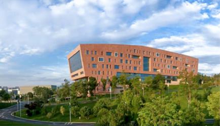 350vip8888新葡的京集团股份董事长邢雅江到访云南白药