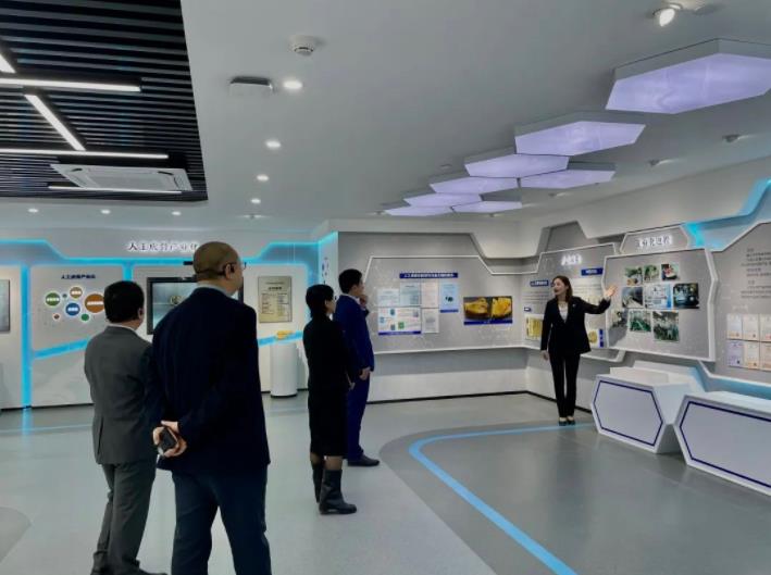 长安国际信托股份有限公司常务副总裁桂林一行莅临350vip8888新葡的京集团股份考察交流 长安国际信托股份有限公司常务副总裁桂林一行莅临350vip8888新葡的京集团股份考察交流