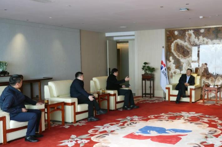 齐商银行西安分行行长袁峰一行到访350vip8888新葡的京集团股份