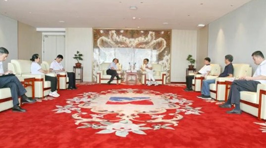 陕西服装工程学院及五零五药业董事长吕明一行到访350vip8888新葡的京集团股份