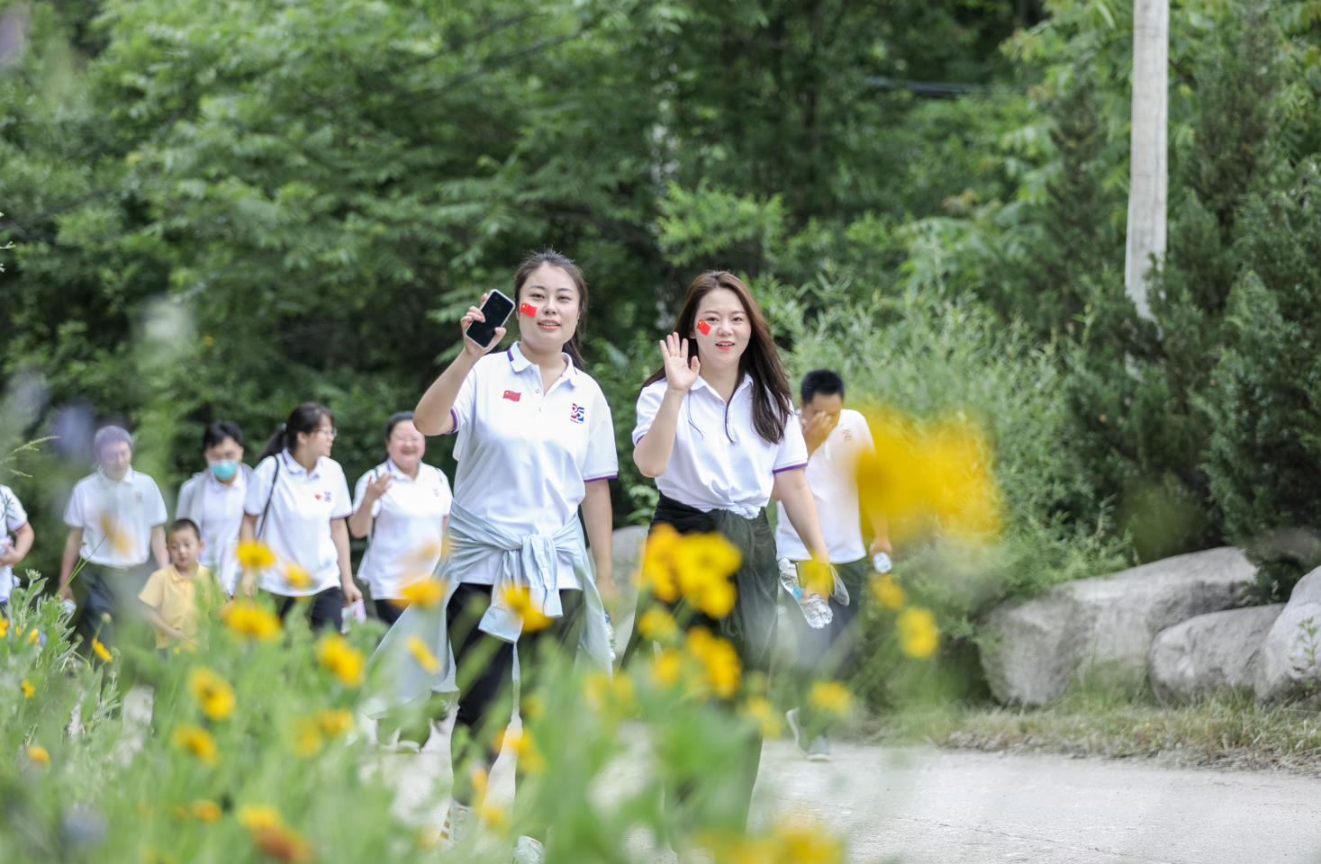 350vip8888新葡的京集团股份上市25周年庆典系列之团建活动