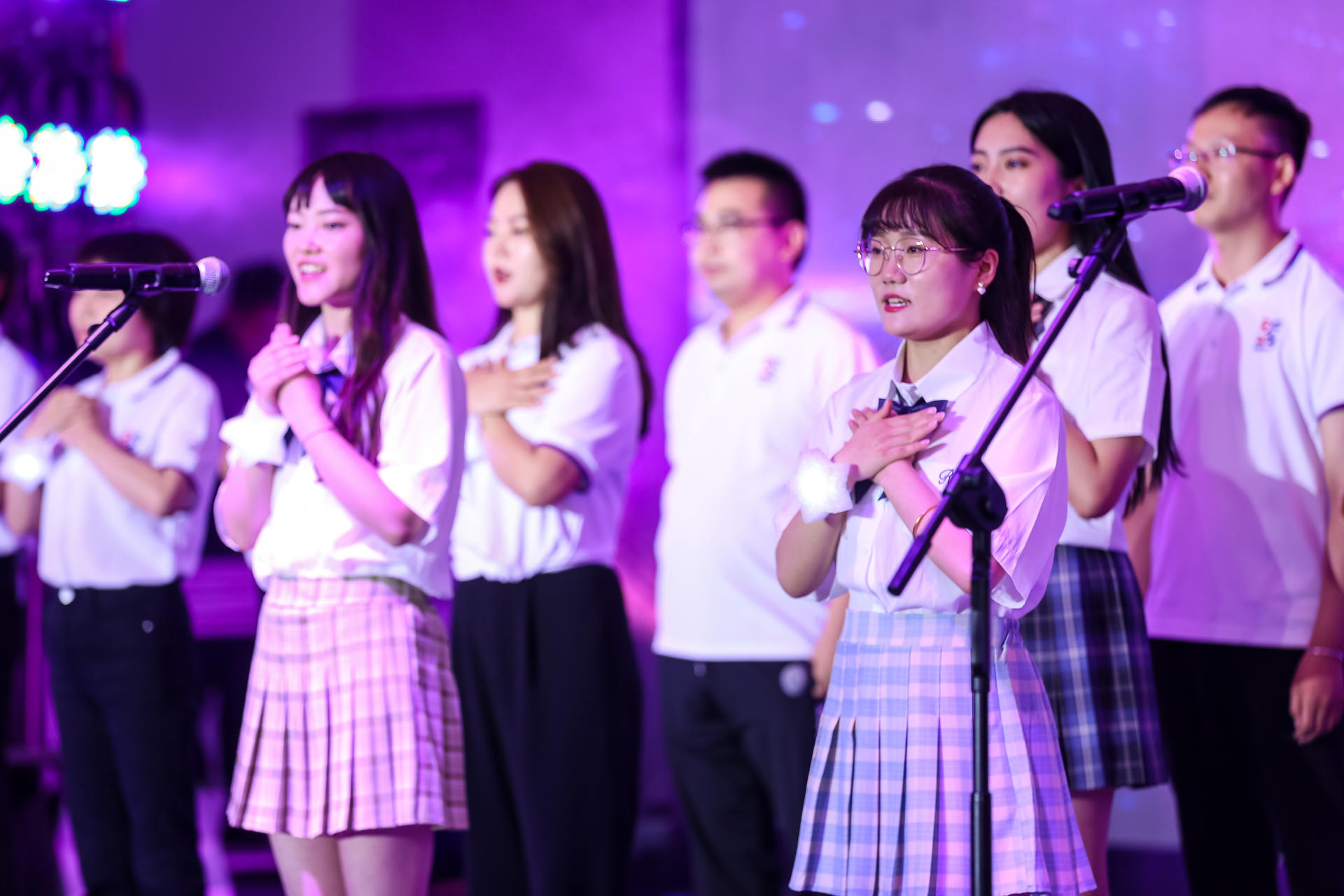 350vip8888新葡的京集团股份上市25周年庆典晚会